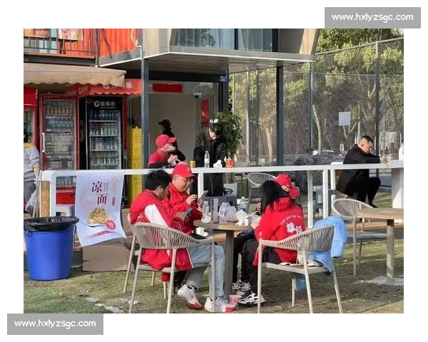 成都蓉城严斥球迷恶意涂鸦 承诺依规重罚维护赛事文明 成都蓉城严斥球迷恶意涂鸦 承诺依规重罚维护赛事文明